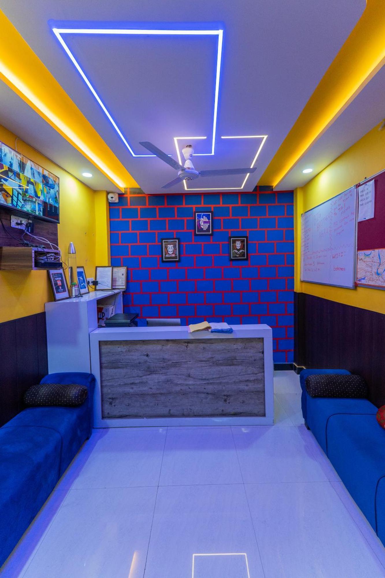 Big Brother Hostel Hotel Agra  Exterior foto